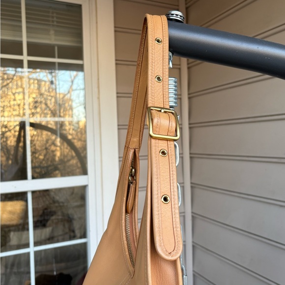 Coach Ergo 33 | 2022 Archive Re-Edition | Glovetanned Leather | Great Condition - Picture 8 of 14